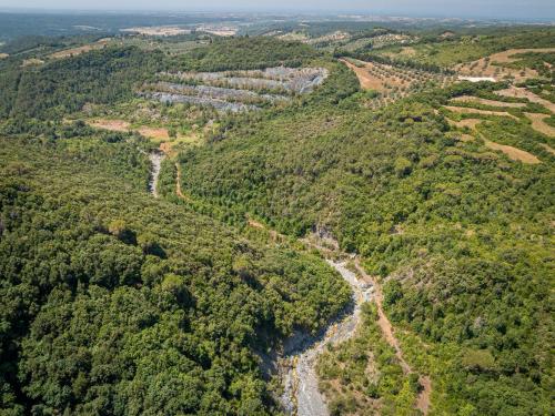 Landskap semula jadi dekat dengan rumah percutian