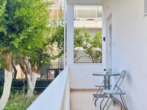 Walking Distance to the Beach - El Greco Apartments No 15