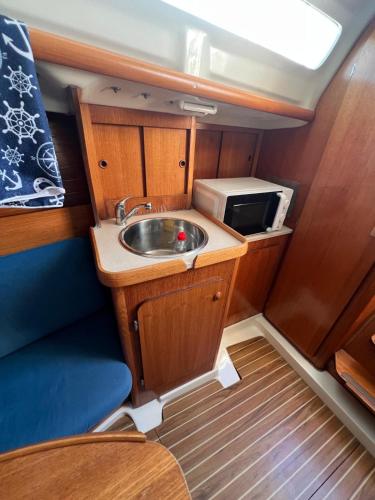 DeepBlue sail boat
