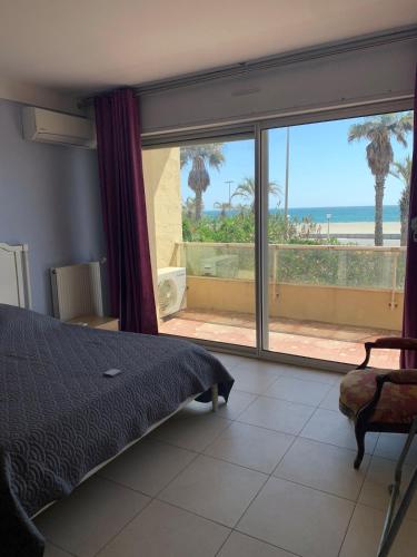 110m2 les pieds dans l'eau terrasse front de mer