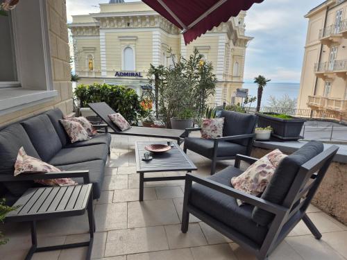 Superior Seaview Apartment