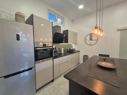 Superior Seaview Apartment