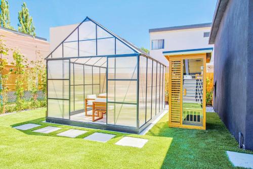 Gallery image of Modern Villa w jacuzzi sauna&garden in Los Angeles