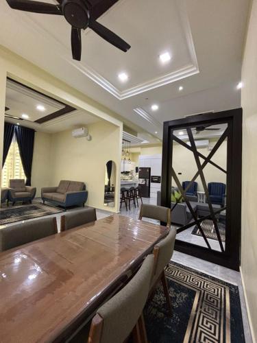Χώρος καθιστικού στο Homestay Rakyat Dungun
