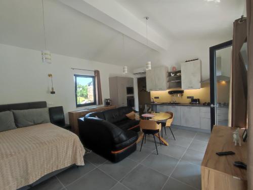 Kuchyň nebo kuchyňský kout v ubytování Villa Pčela