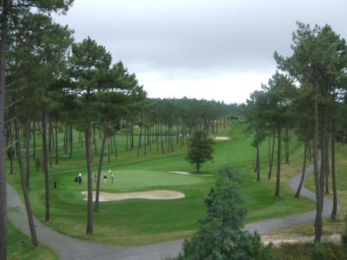 Golf facilities at a szállodákat or nearby