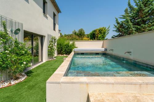 Mas Les Cigales Avec Piscine