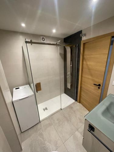 Ένα μπάνιο στο Precioso apartamento luminoso con terraza