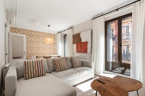 Exclusive apartment in San Bernardo by Cómodo Madrid
