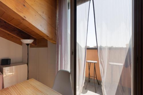 GuestHost- Milano Lambrate Cosy Balcony Apartment
