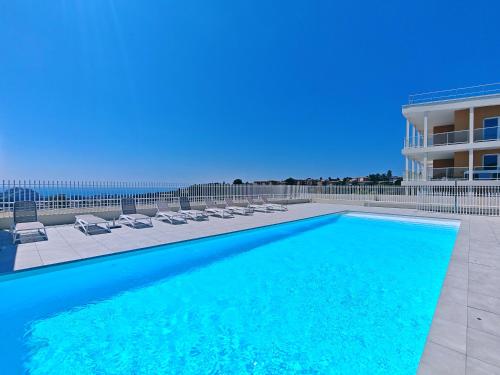 BEL AIR Rooftop Pool SeaView