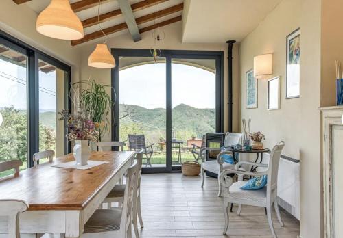 Afbeelding uit fotogalerij van Historic Villa In The Florence Hills in Borgo San Lorenzo