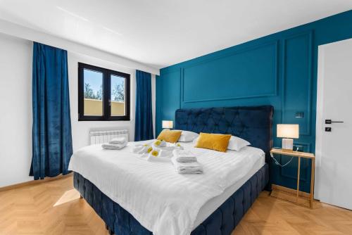 Ένα ή περισσότερα κρεβάτια σε δωμάτιο στο Deluxe Villa with Pool, Sauna, Jacuzzi & Playground