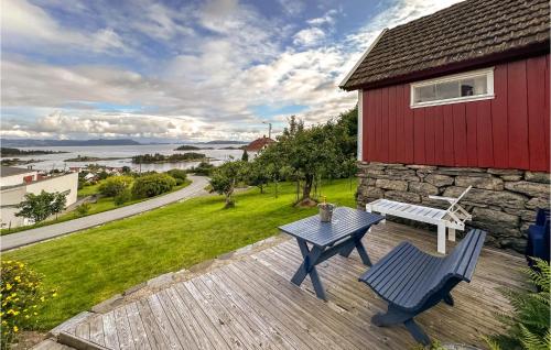 Gambar di galeri bagi Beautiful Home In Nedstrand With Wifi di Nedstrand