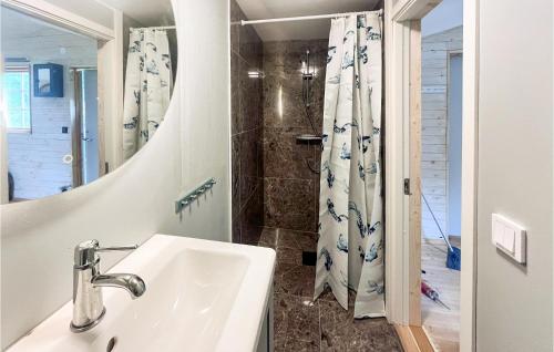 Un baño de Amazing Home In Hörby