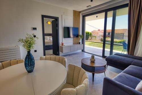 La Dolce Villa 1