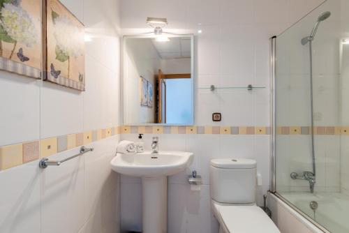 Koupelna v ubytování GY Apartamento en Casa Sevillana junto a las Setas