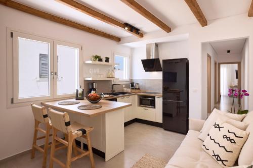 Eleni House photo 2
