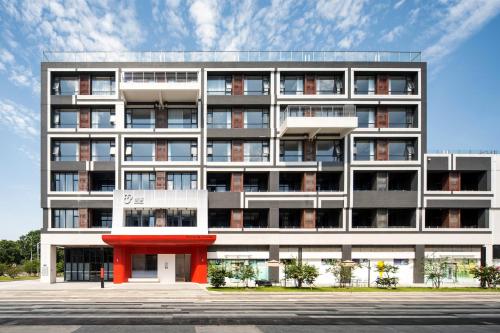 El edificio en el que está la habitación en casa particular