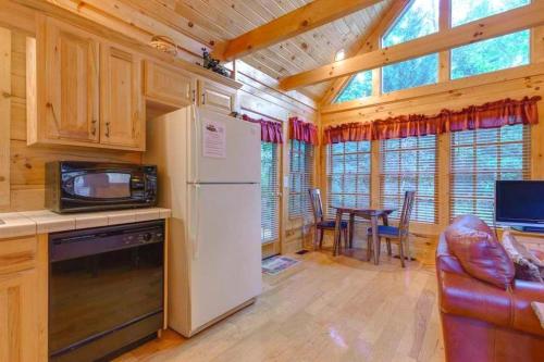 Kuchyň nebo kuchyňský kout v ubytování Lazy Bear Lodge By Avada Properties