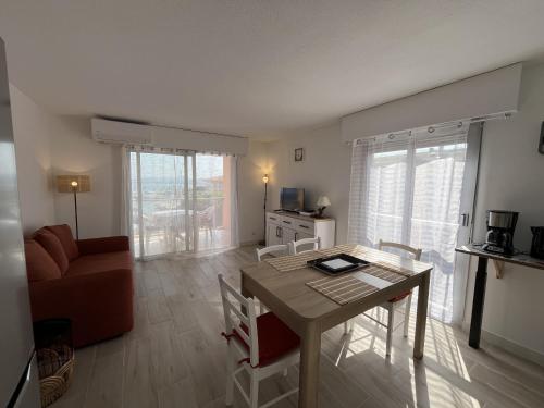 Le Capitole T2-3, 40m2, 4 personnes, vue mer excep