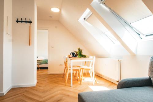 Gambar di galeri bagi Las Apartamenty - z pomostem i prywatnym dostępem do jeziora di Borowy Młyn