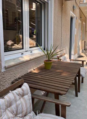 Athens Urban Retreat Apartment - City Center - Fiber Wi-Fi