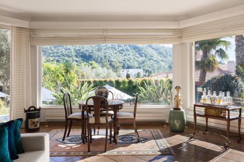 Villa in Sesimbra Pool Tennis Breakfast