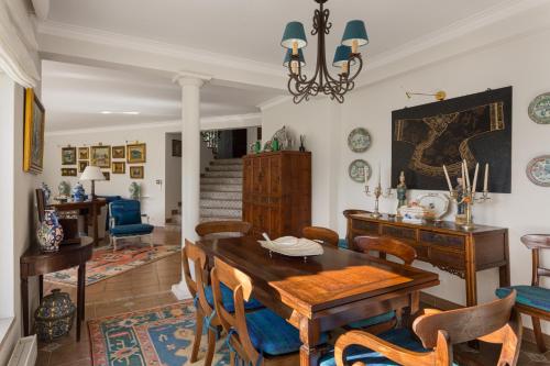 Villa in Sesimbra Pool Tennis Breakfast