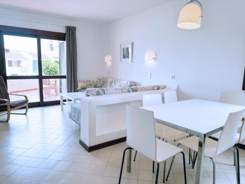 Aura Village - City Beach Apartments