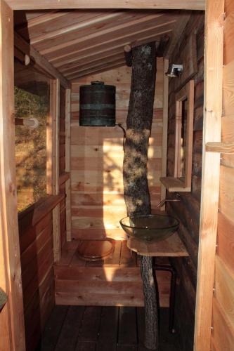 Fotografie z fotogalerie ubytování Cabane de la Bannette - Magnifique cabane dans les arbres, vue panoramique v destinaci Thoard