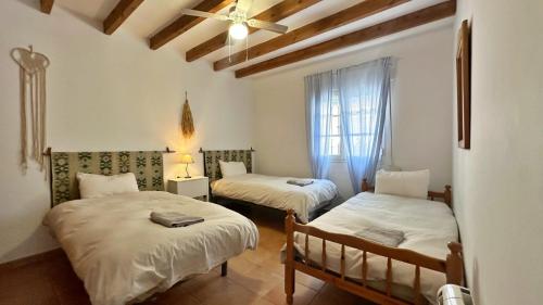 Villa Málaga con Piscina Vallada, Barbacoa y hermosas vistas by AndaraHolidays