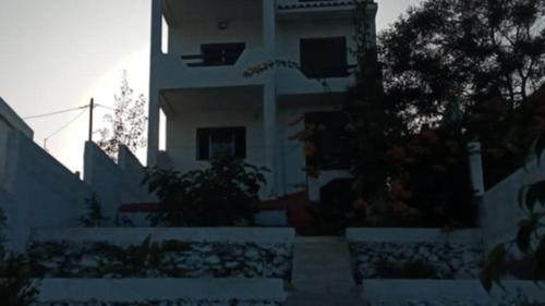 Το κτήριο όπου στεγάζεται  ο ξενώνας