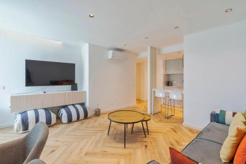 Avenue Centro Casa, By Home Match