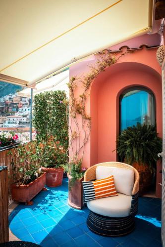 Posezení v ubytování Breathtaking Room in Heart of Positano with Stunning Sea Views