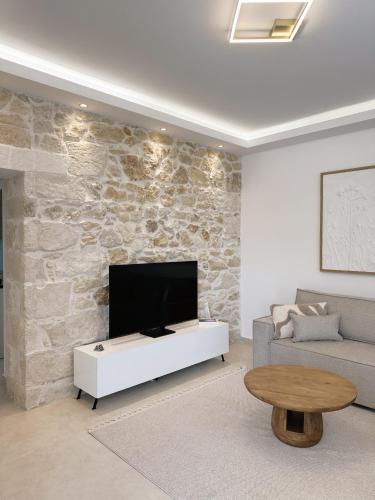 Dida stone home