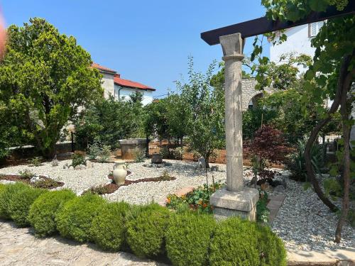 Gallery image of Apartments Come&Stay in Punat
