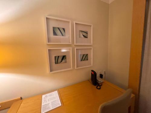 Perpustakaan di aparthotel ini