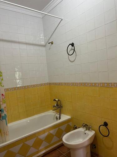 Ένα μπάνιο στο Casa Las Niñas