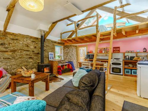 Η κουζίνα ή μικρή κουζίνα στο 1 bed in Llandysul 85671