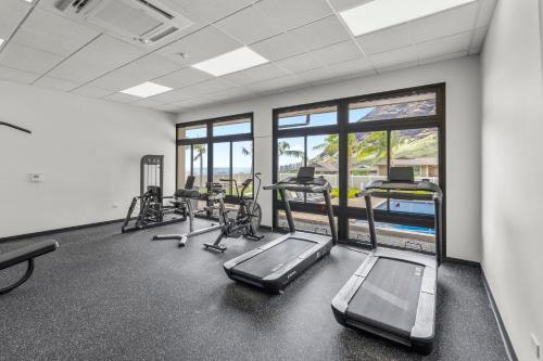 Fitness centrum a/nebo fitness zařízení v ubytování Makaha Hideaway by AvantStay 10 Minutes to Beach