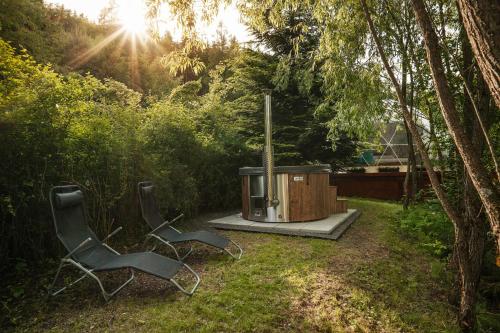 Un jardín fuera de Glamping Lužec