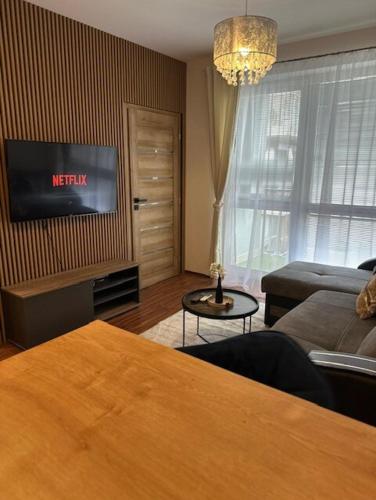 Modern 2-bedroom apartment with balcony