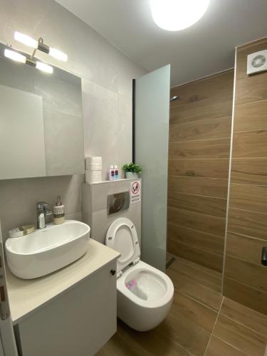 Ένα μπάνιο στο ΧΛΟΗ Apartment E8