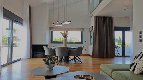 Costa Voula Private Pool Penthouse by the Beach