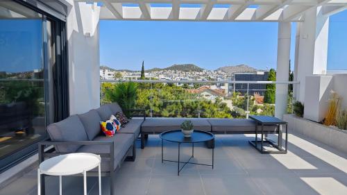 Costa Voula Private Pool Penthouse by the Beach