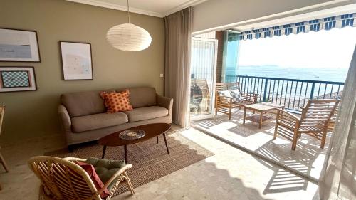 New ! beachfront apartment, swimming pool and sports facilities