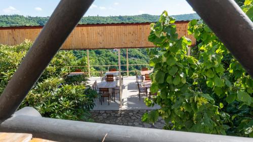 Balkoni atau teres di Sighnaghi Hotel Fence Door&Сигнахи Отель Ворота Крепости&სიღნაღი სასტუმრო გალავნის კარი
