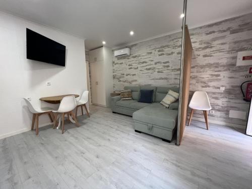 Blue Bay Beach Apartment - Laura