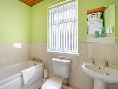 Koupelna v ubytování Lime House